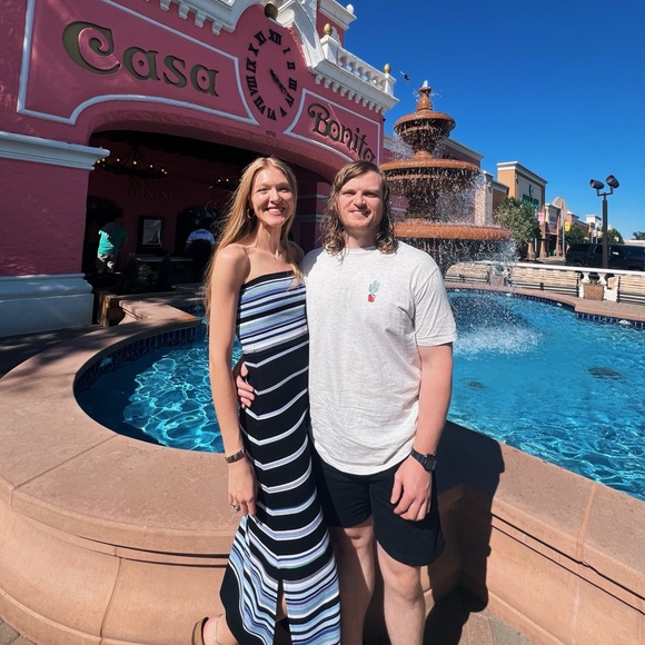 Meet your Poshers, Pheebs & Ira! - Picture 4 of 6